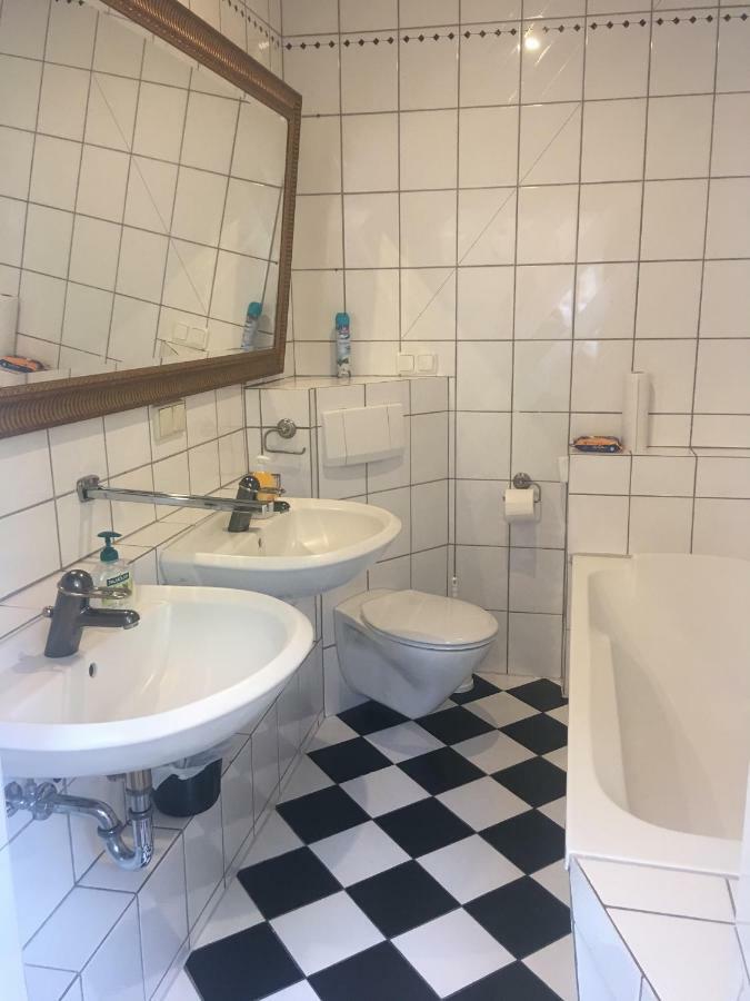 Apartment Am Friedrich Ebert Park Mit Ueber 100Qm Wohnflaeche Хамм Экстерьер фото